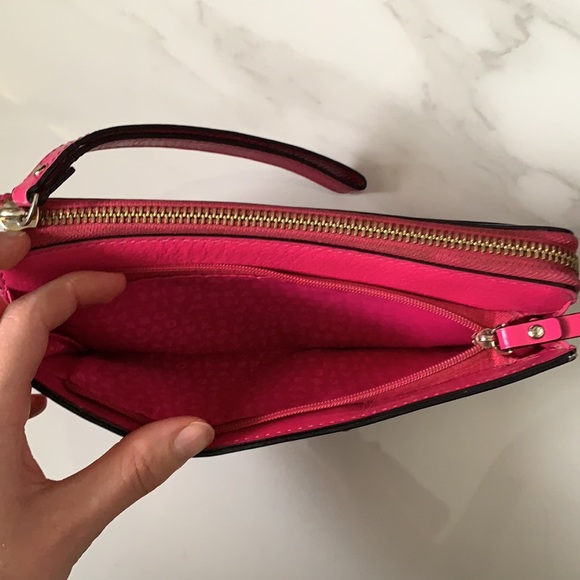 Kate Spade Bright Pink Wristlet Wallet Purse - Picture 4 of 8